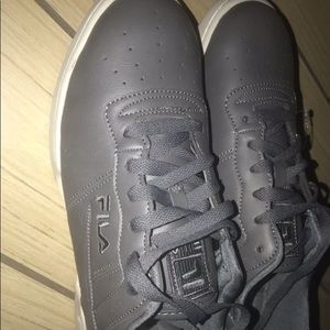 Men’s Fila size 10